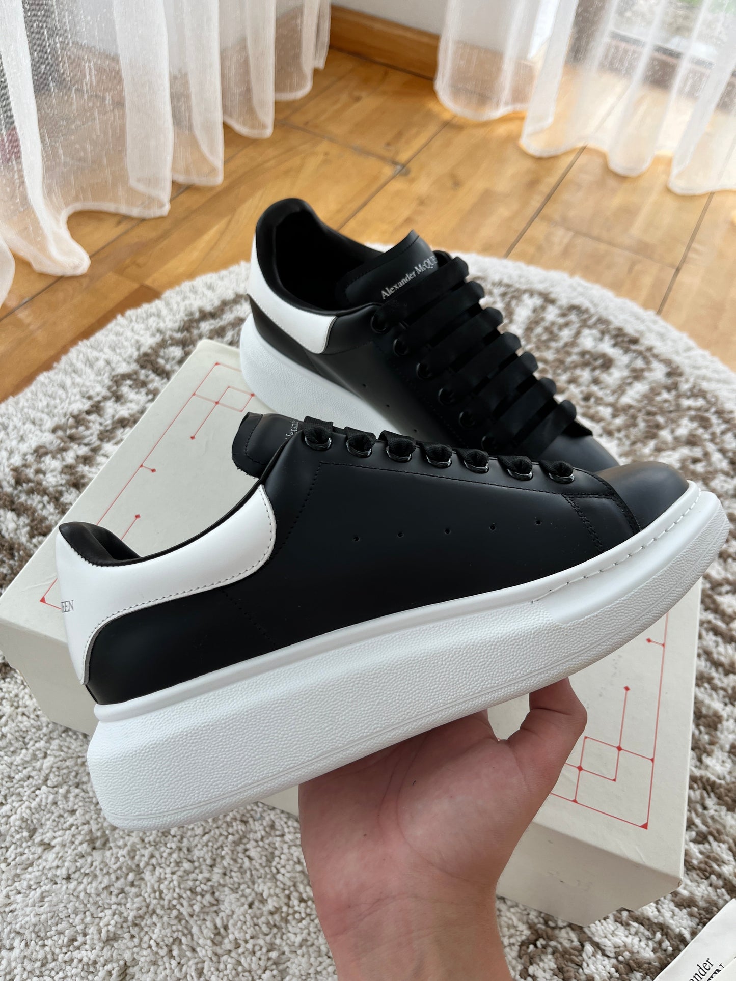 Adidasi piele negri cu spate alb