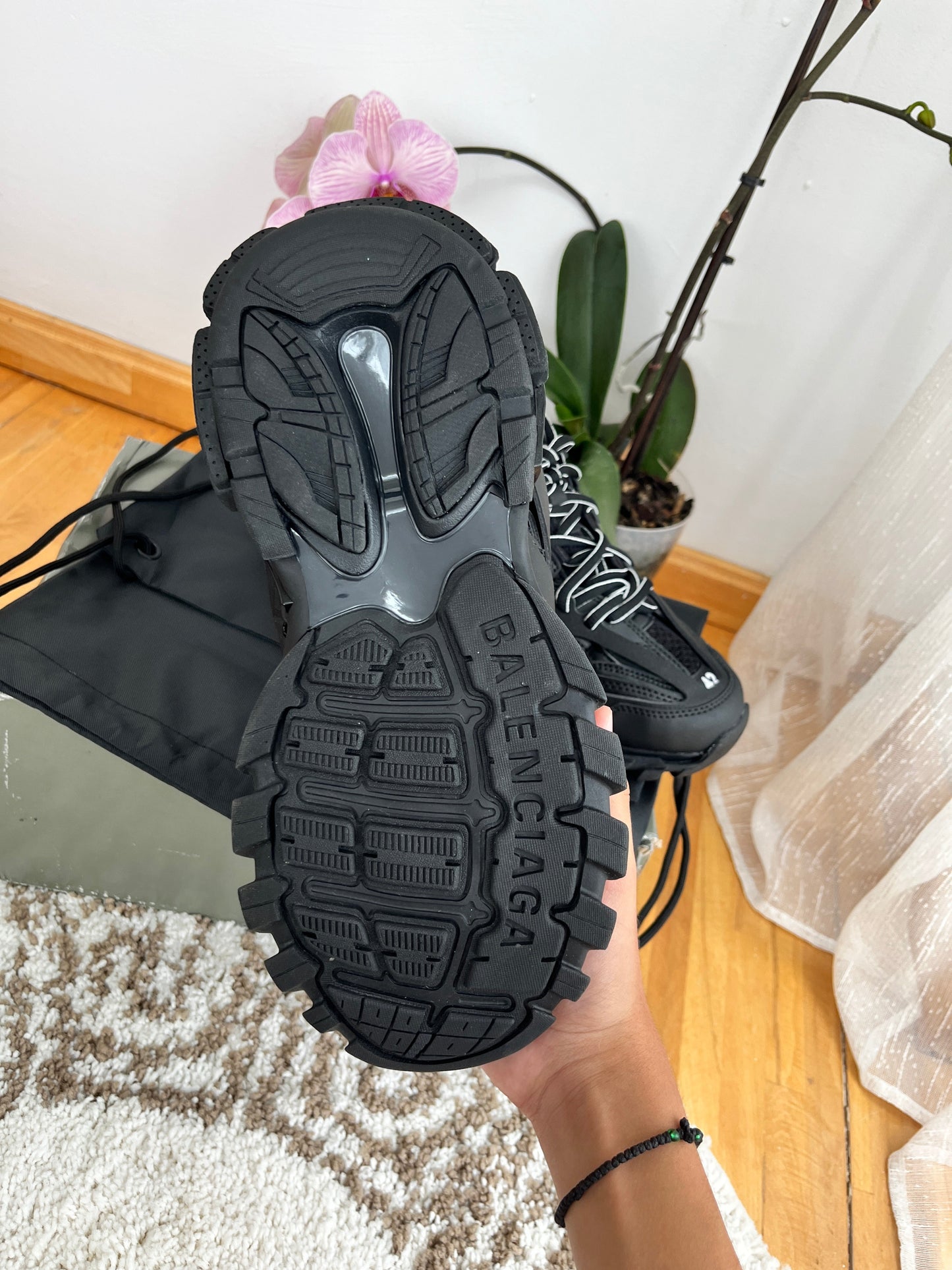 Adidasii negri fara LED