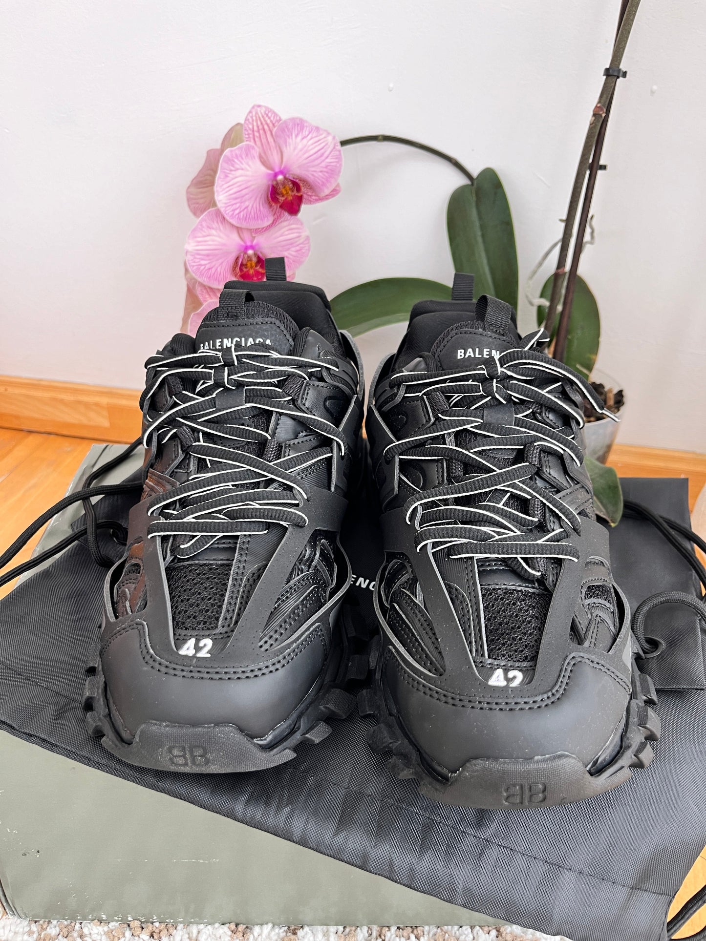 Adidasii negri fara LED