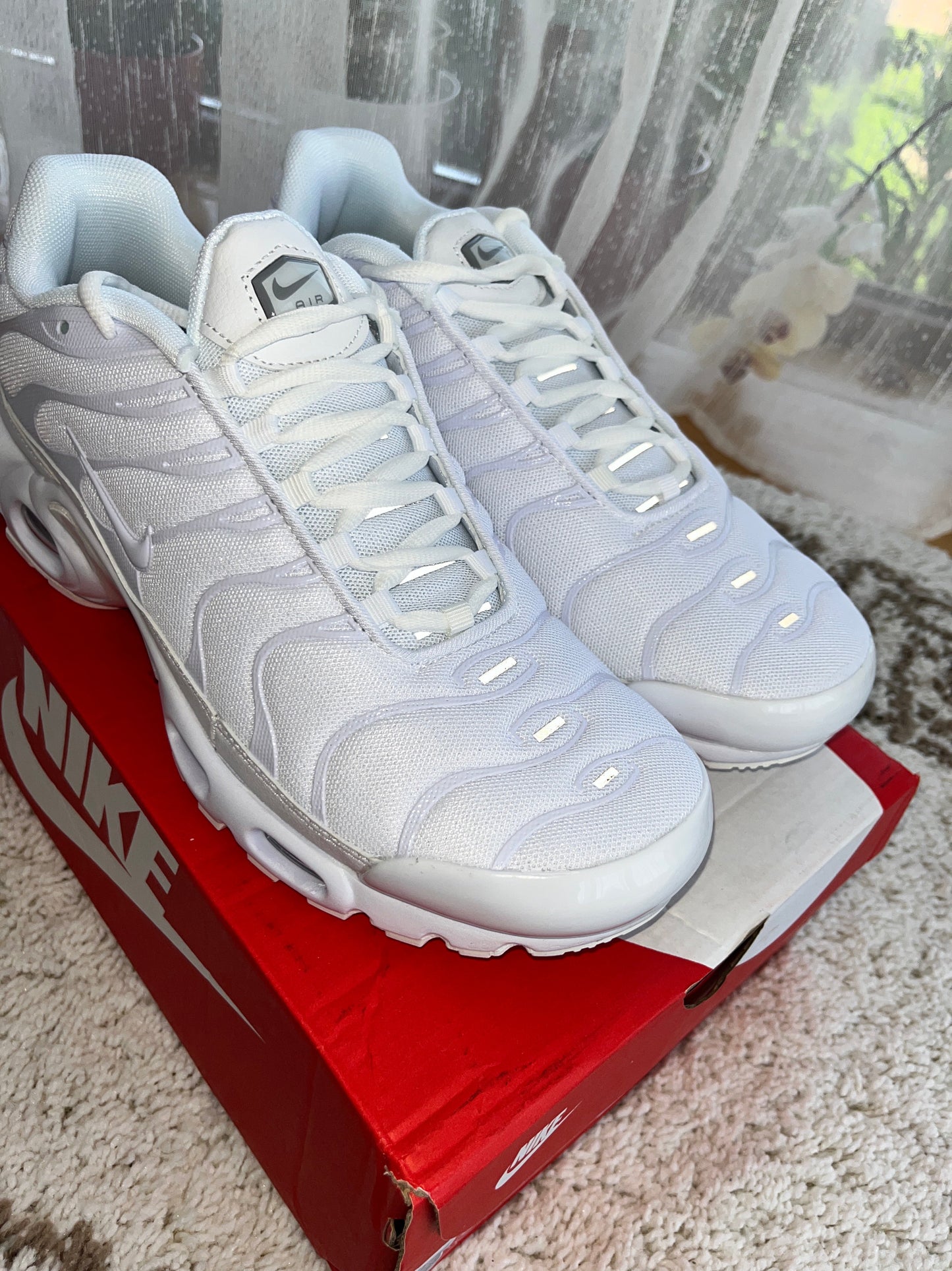 adidasi triple white cu perna de aer