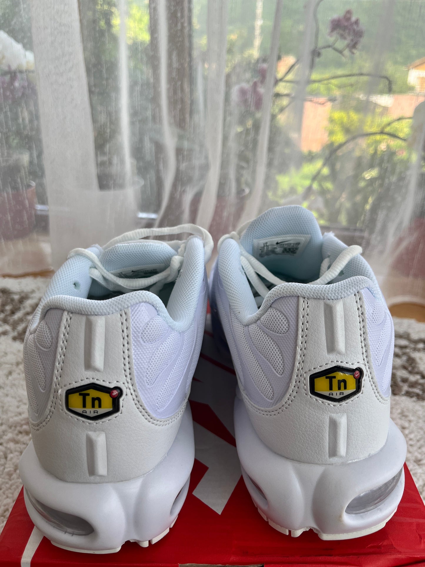 adidasi triple white cu perna de aer